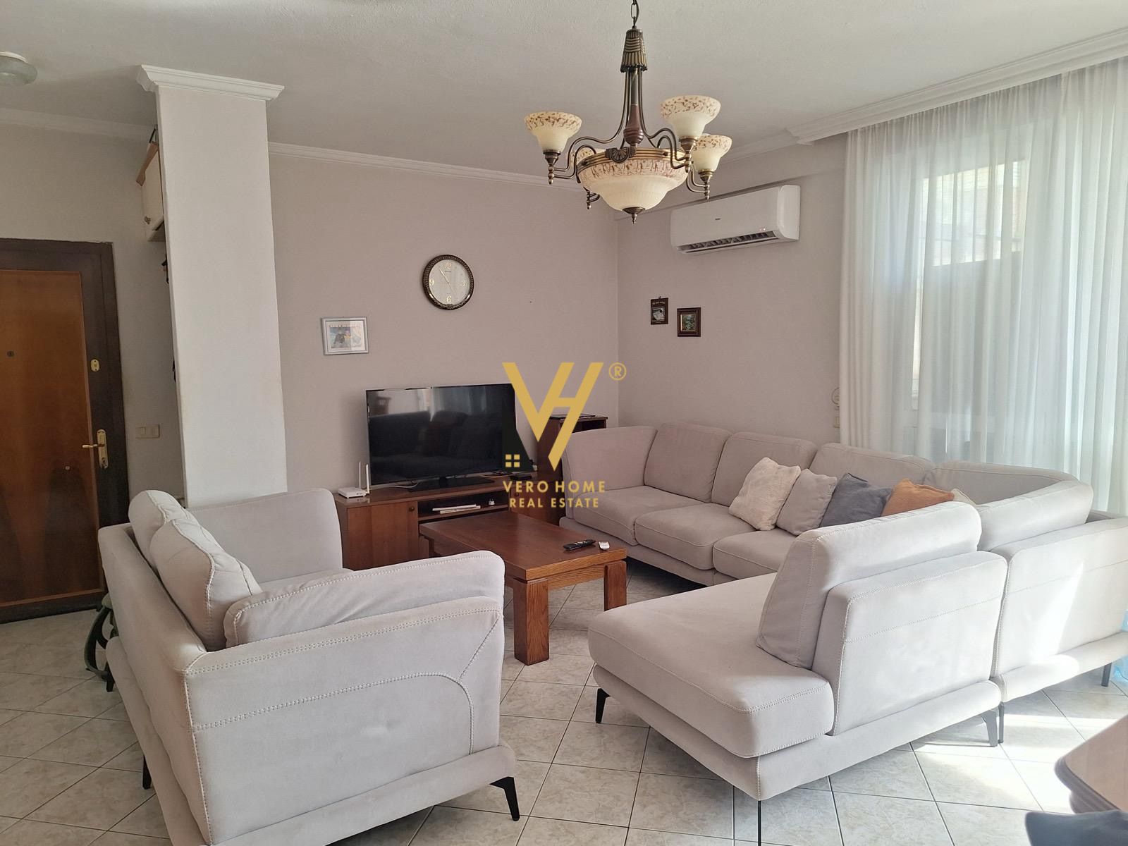 JEPET APARTAMENT 3+1+BLK ME QERA TE RRUGA SIRI KODRA 750 EURO