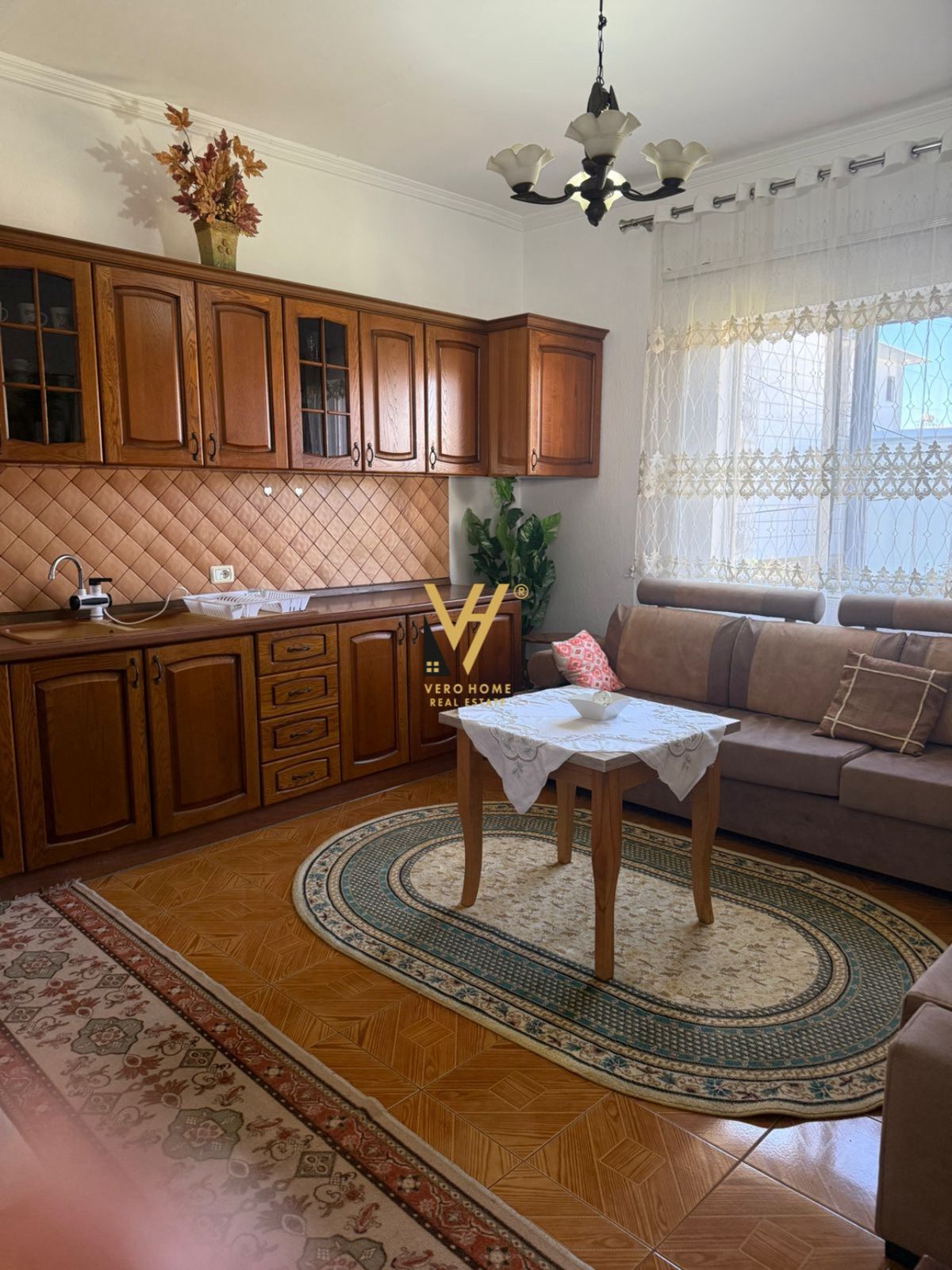 JEPET APARTAMENT 2+1+BLK ME QERA TE FUSHA E AVIACIONIT 50.000 LEKE