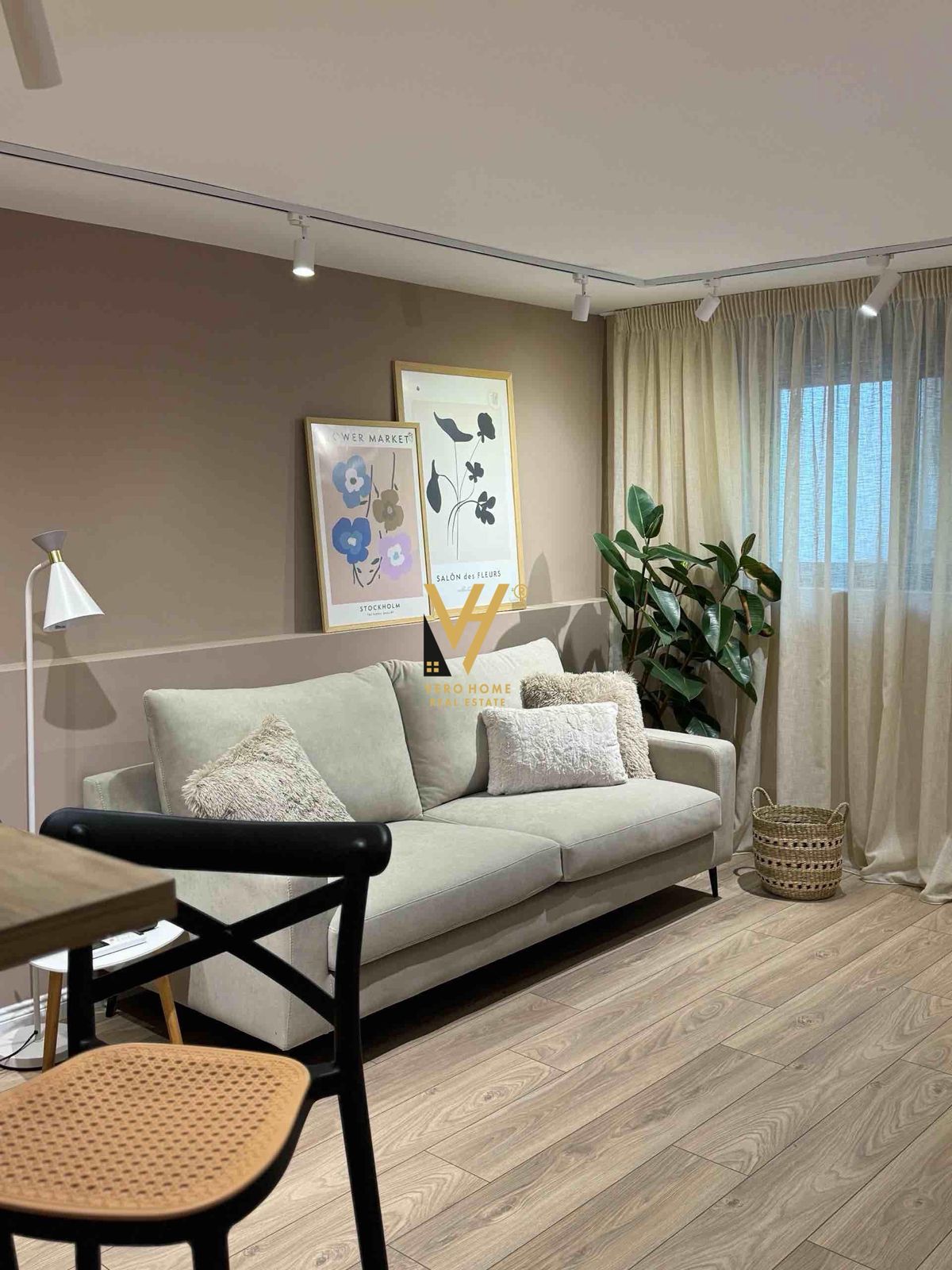 JEPET APARTAMENT 2+1+BLK ME QERA TE QYTET STUDENTI 65.000 LEKE