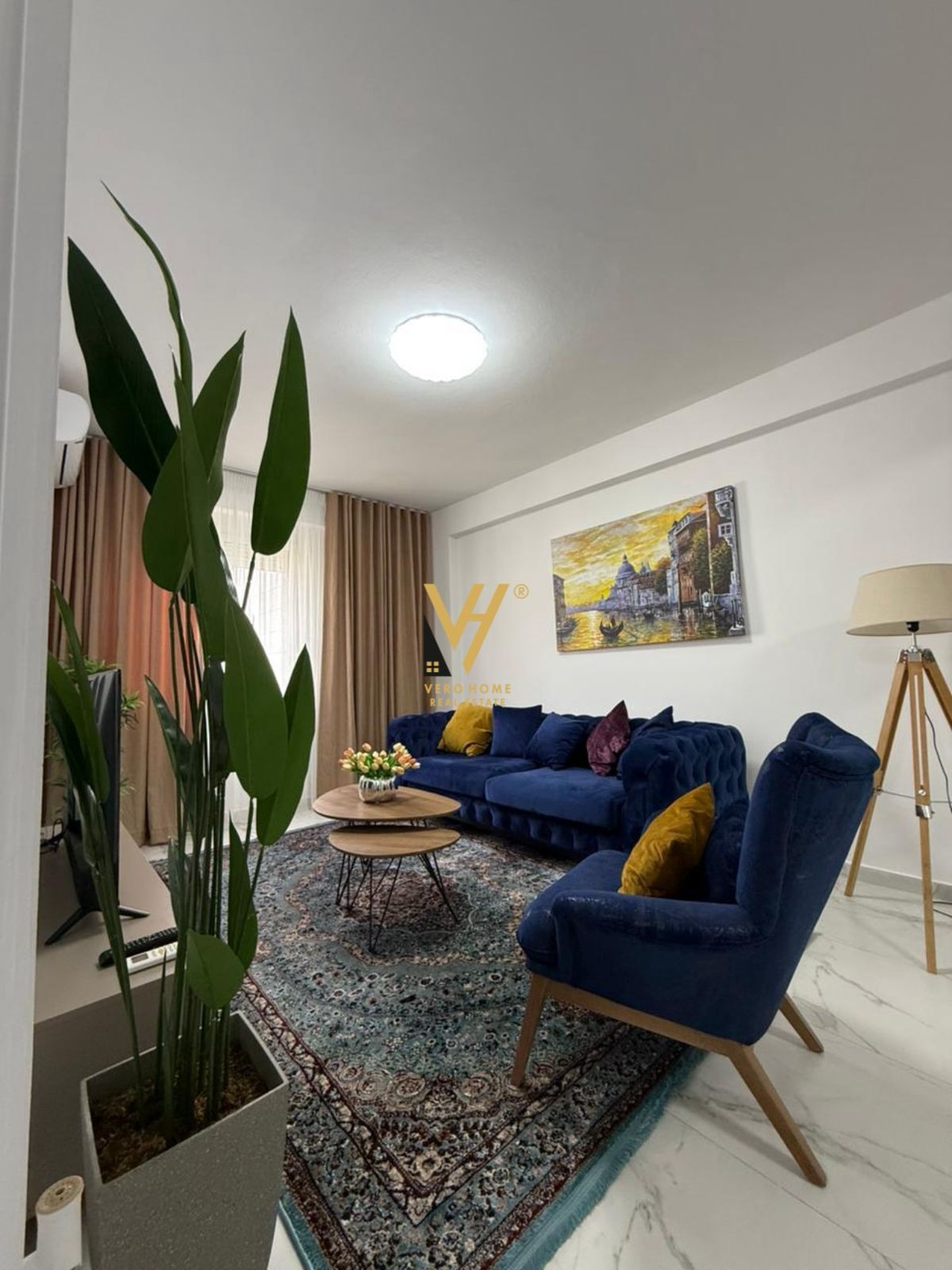 JEPET APARTAMENT 2+1+2 ME QIRA TE ISH PARKU 800 EURO