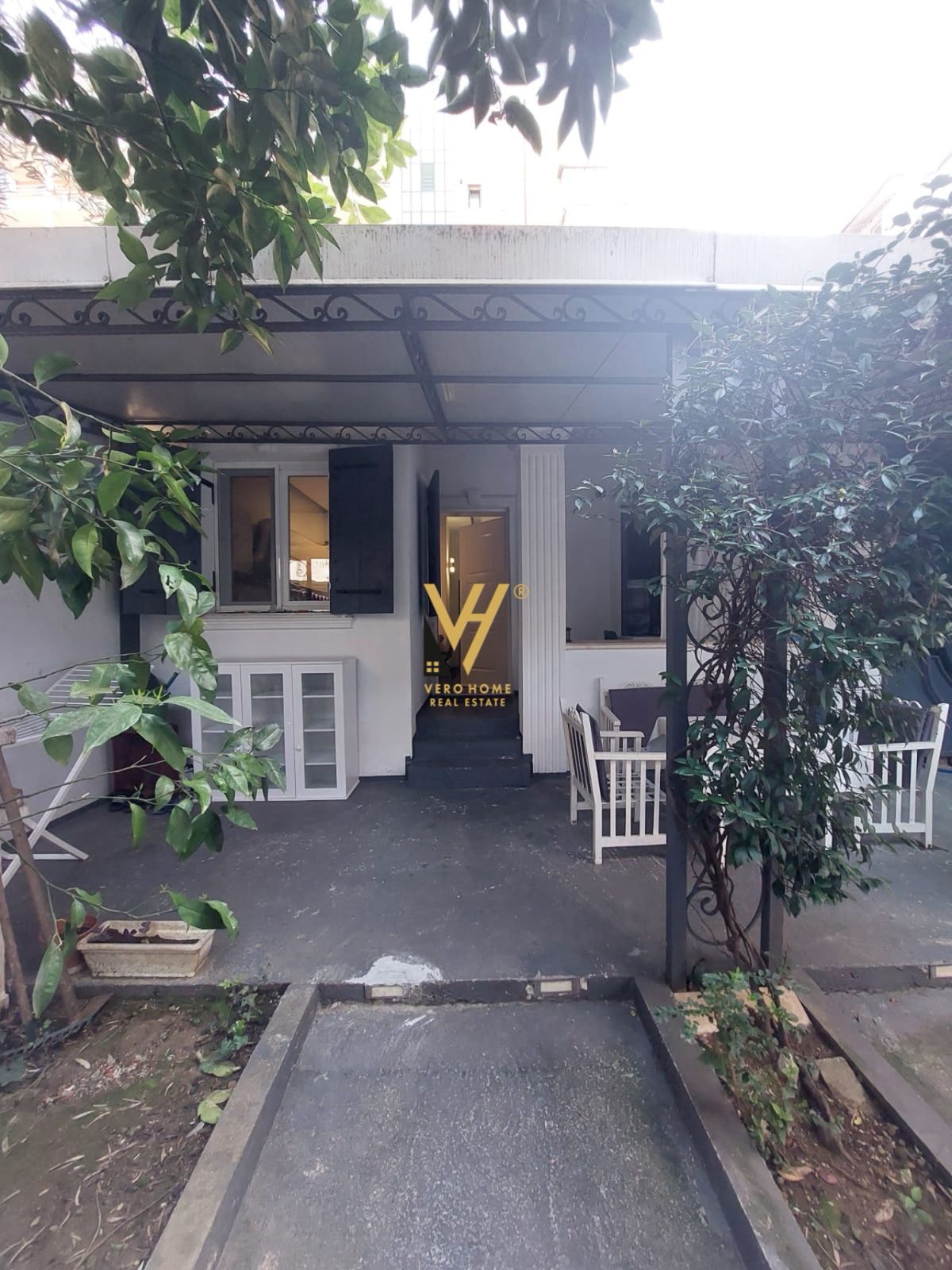 JEPET VILE 1+1+PAPAFAINGO ME QERA NE BLLOK 1.200 EURO