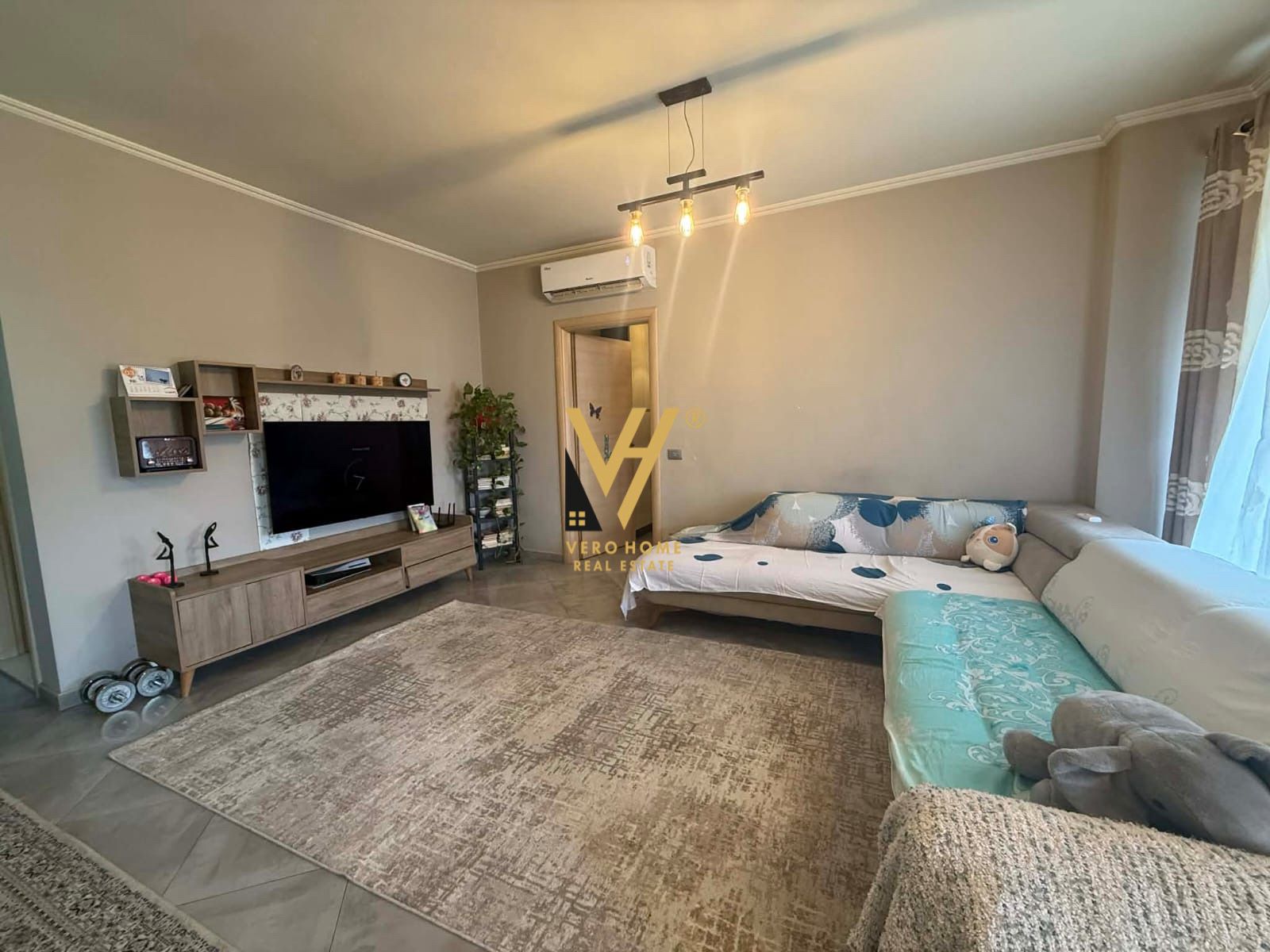 SHITET APARTAMENT 2+1+2+BLK TE SHKOLLA E BASHKUAR 210.000 EURO