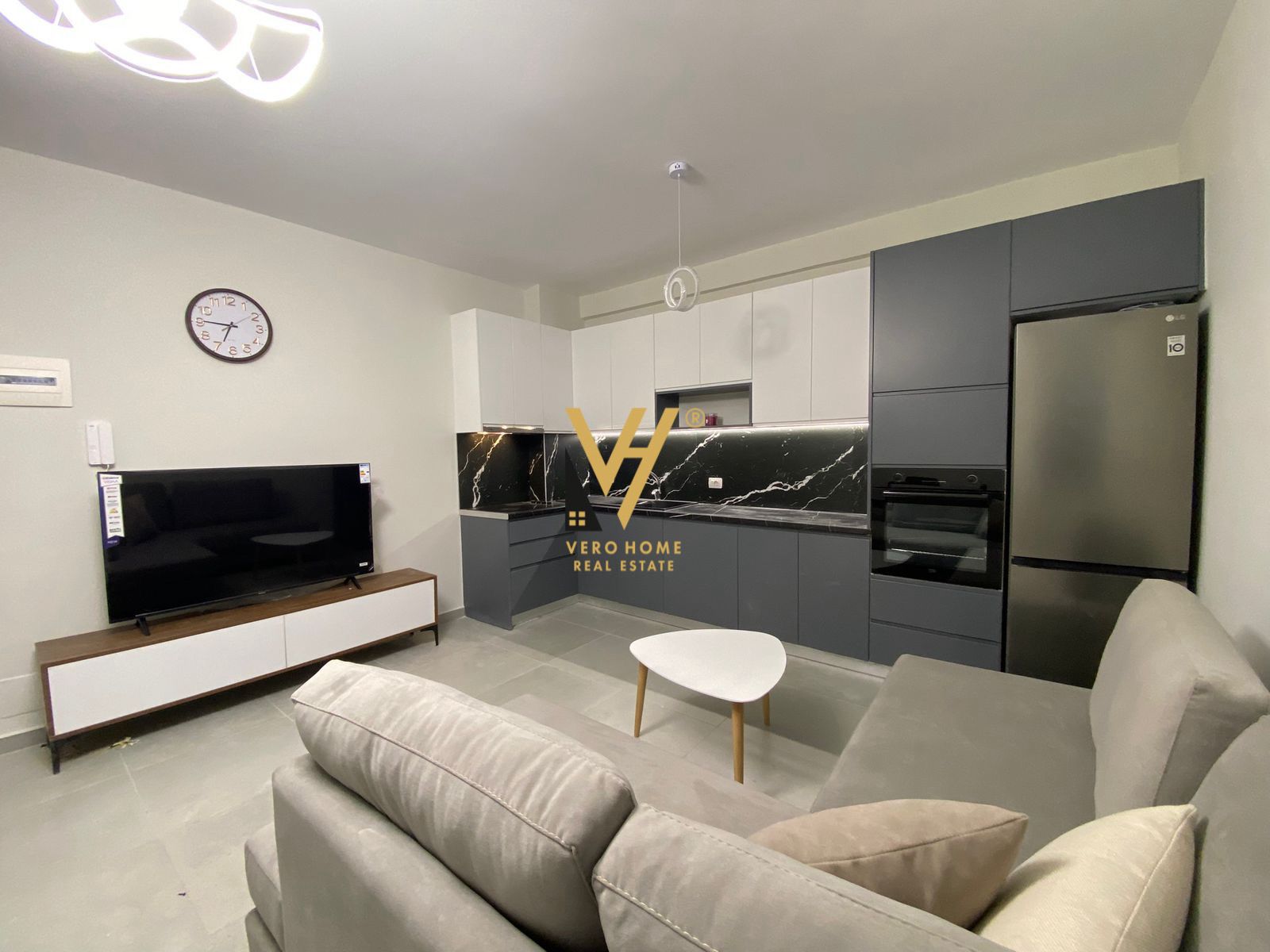 JEPET APARTAMENT 2+1+BLK ME QERA TE RRUGA E DURRESIT 850 EURO