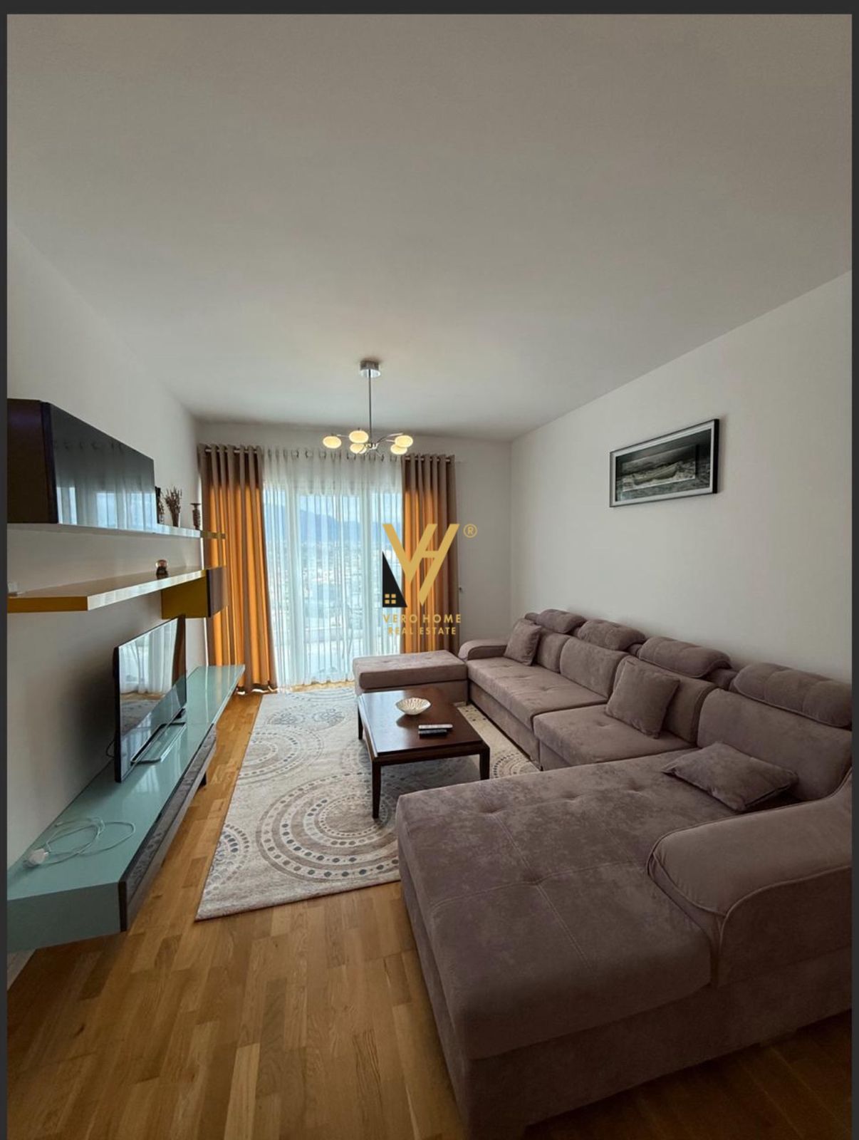 JEPET APARTAMENT 2+1+2+BLK ME QERA TE KOPSHTI BOTANIK 1.000 EURO