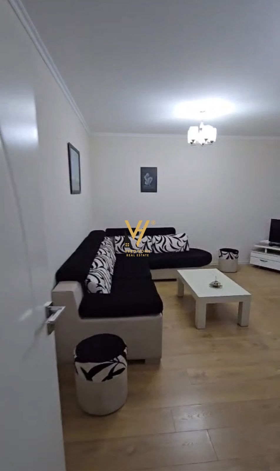 JEPET APARTAMENT 1+1 ME QERA NE VASIL SHANTO 550 EURO