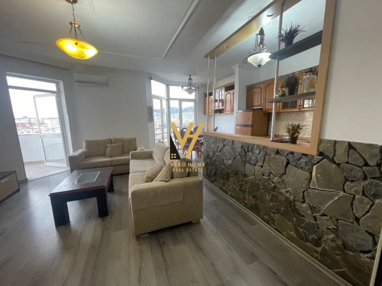 JEPET APARTAMENT 2+1+2+BLK ME QERA TE RRUGA SALI BUTKA 600 EURO