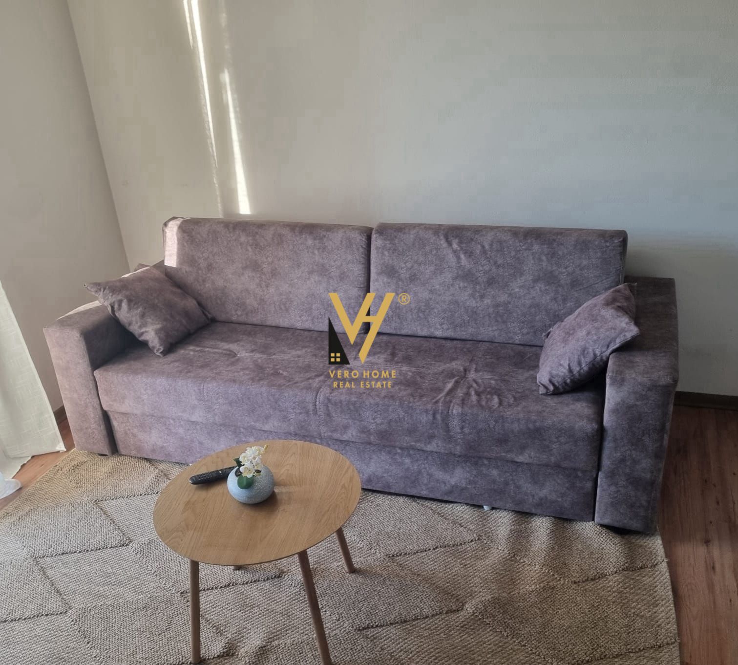 JEPET HYRJE 1+1+BLK ME QIRA TE RRUGA E ELBASANIT 45.000 LEKE