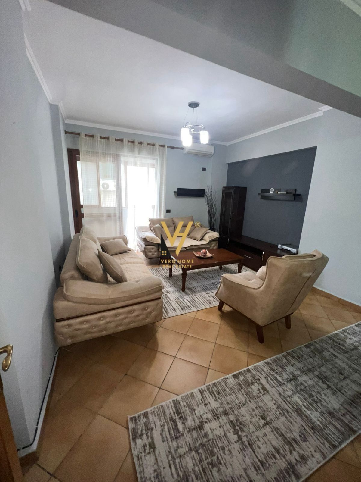 JEPET APARTAMENT 3+1+2 ME QERA TE KOMUNA E PARISIT 65.000 LEKE