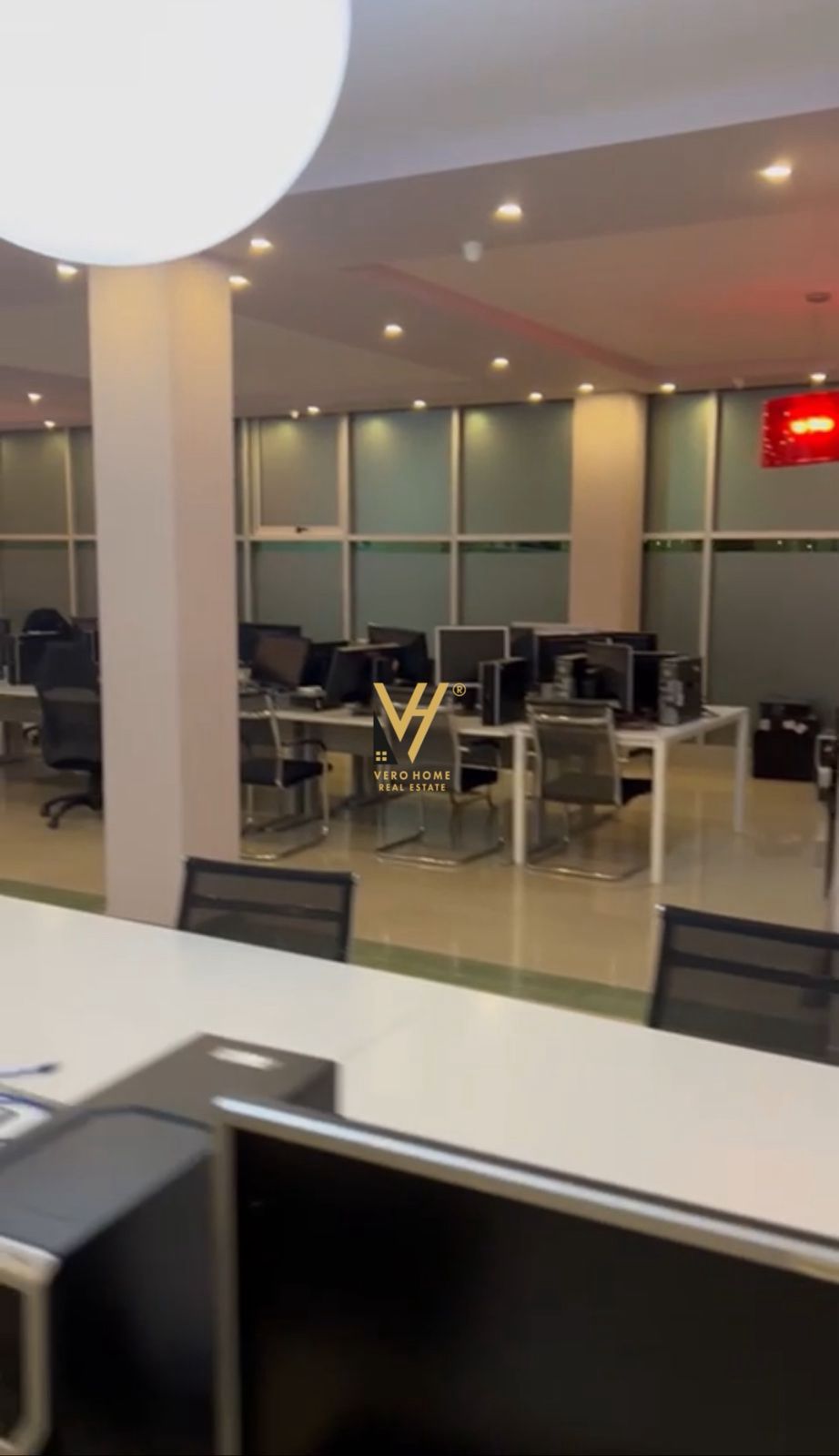 JEPET ZYRE 320 M2 ME QIRA TE ISH FUSHA E AVIACIONIT 2.120 EURO