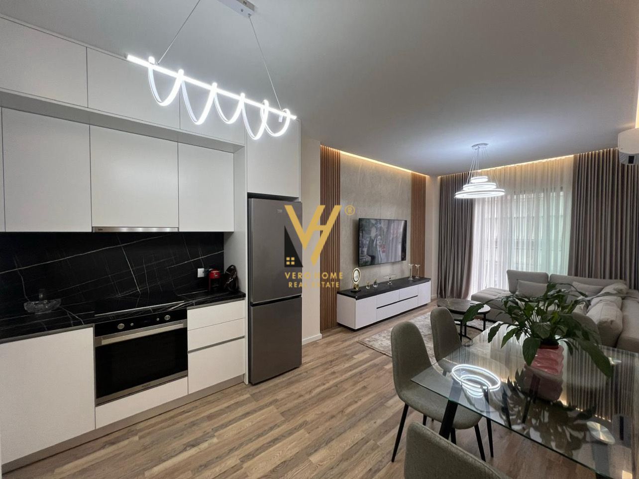 JEPET APARTAMENT 1+1+BLK ME QERA TE RRUGA E KOSOVAREVE 900 EURO