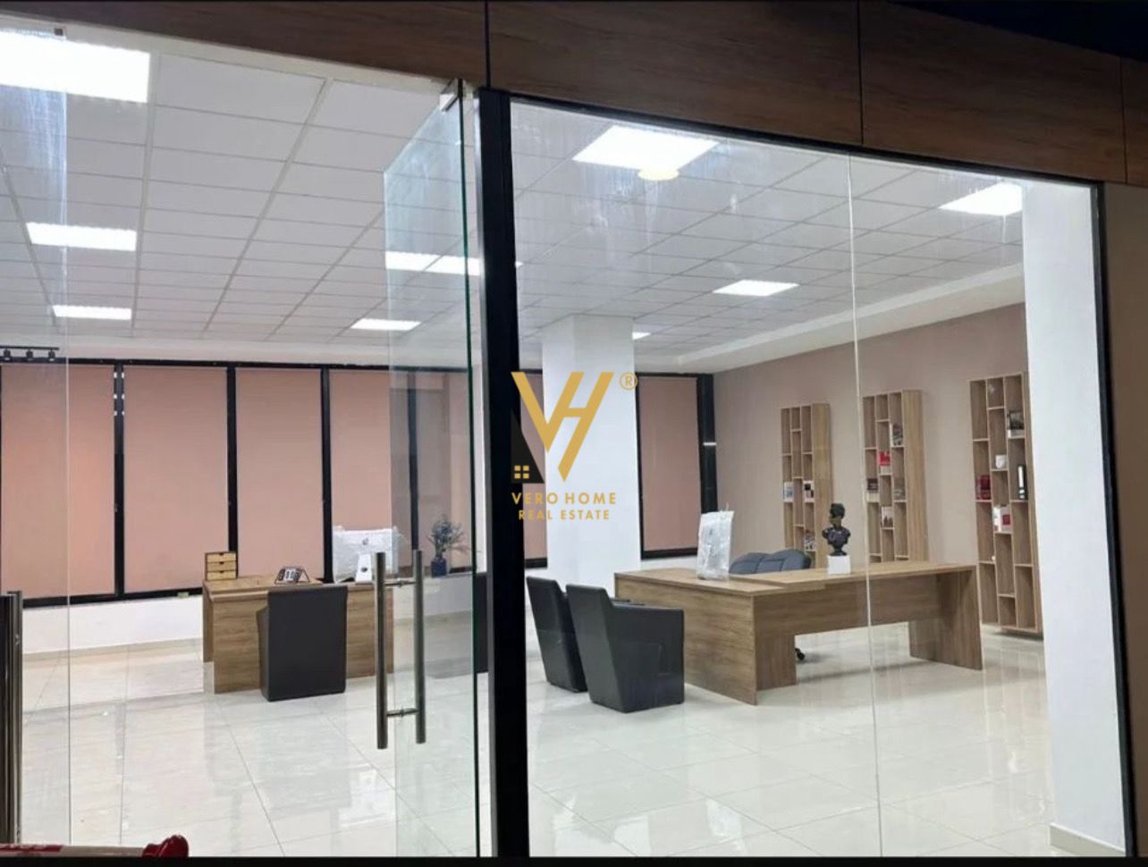 JEPET AMBIENT BIZNESI 120 M2 ME QERA NE KAMEZ 60.000 LEKE