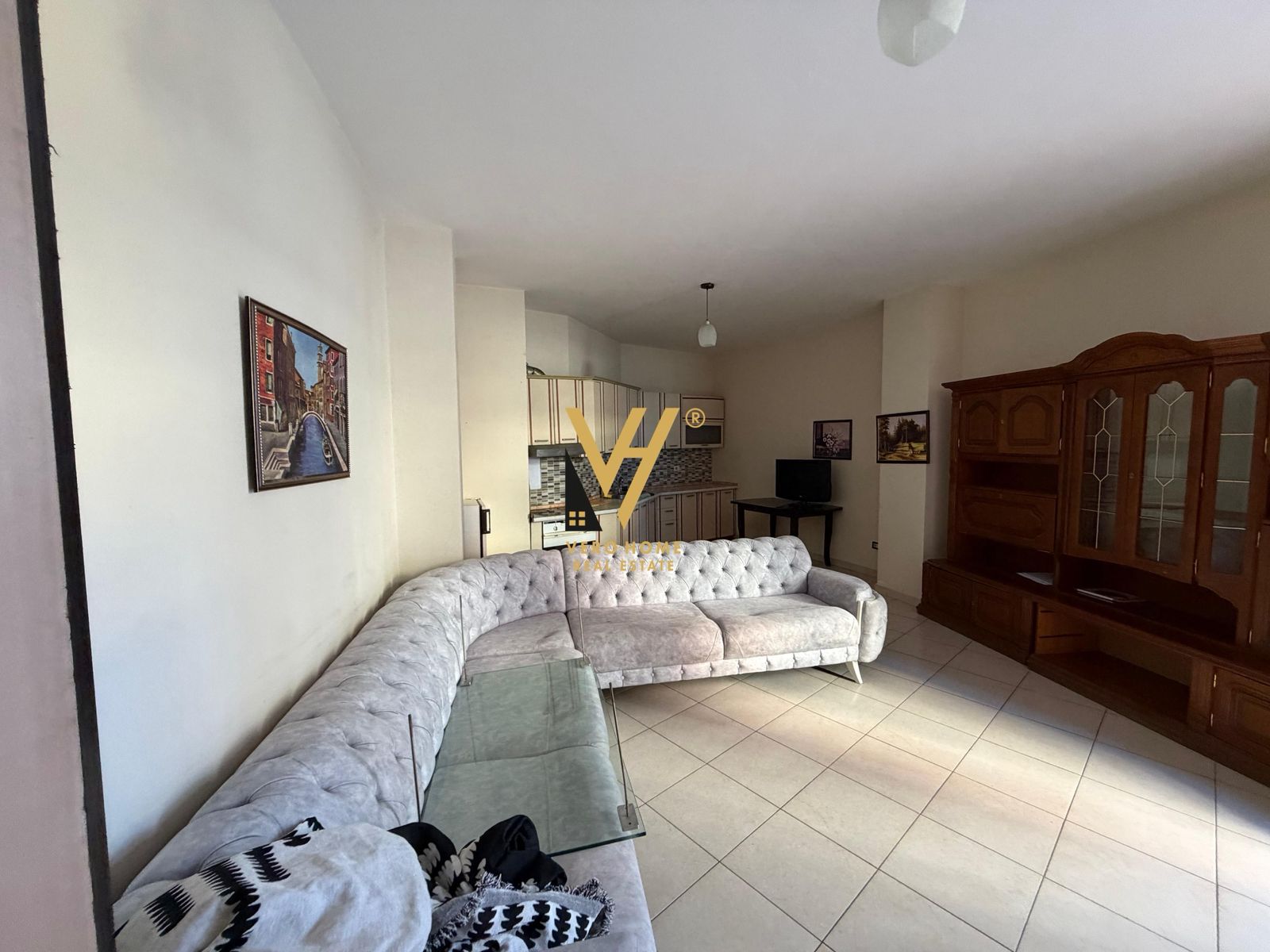 JEPET APARTAMENT 1+1+VERANDE ME QERA NE ASTIR 40.000 LEKE