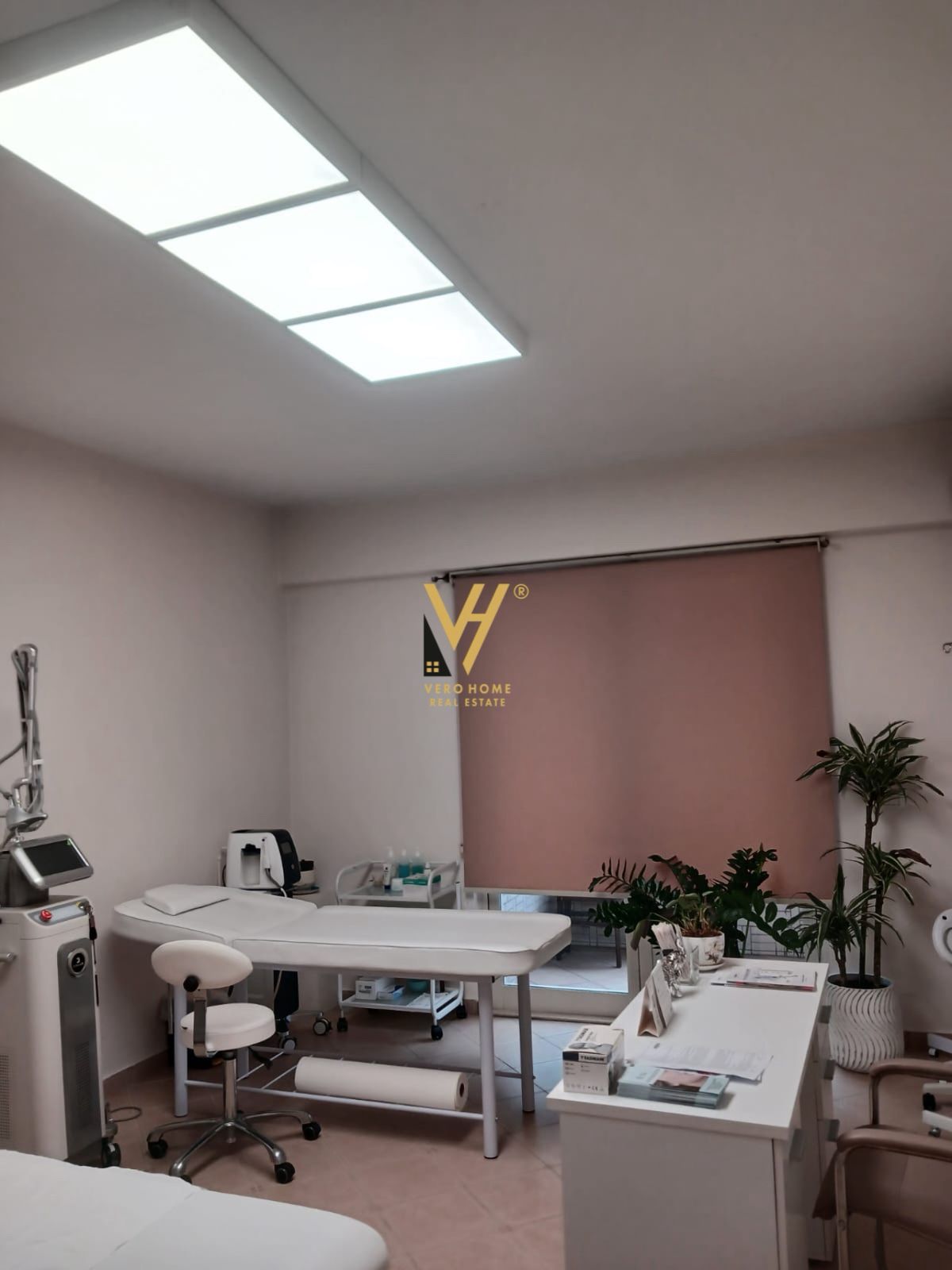 JEPET ZYRE 75 M2 ME QERA NE MYSLYM SHYR 600 EURO