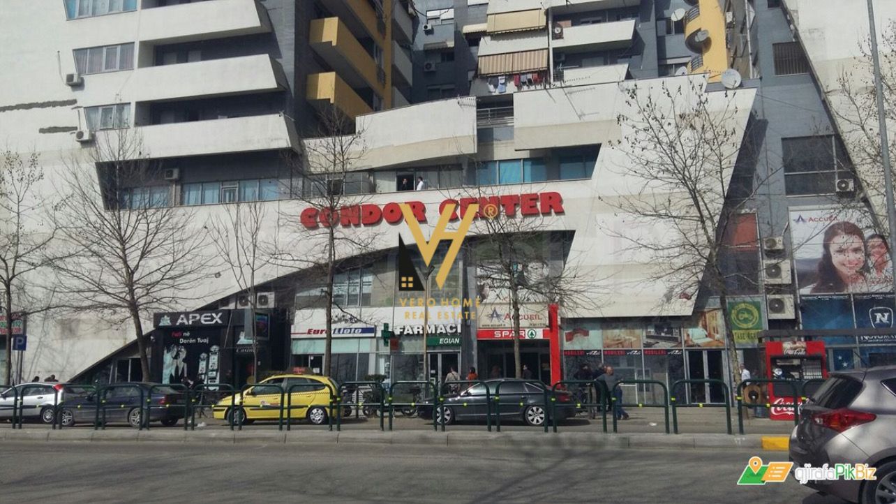 JEPET ZYRE 146 M2 ME QERA TE RR.KAVAJES, QENDRA CONDOR 2.300 EURO