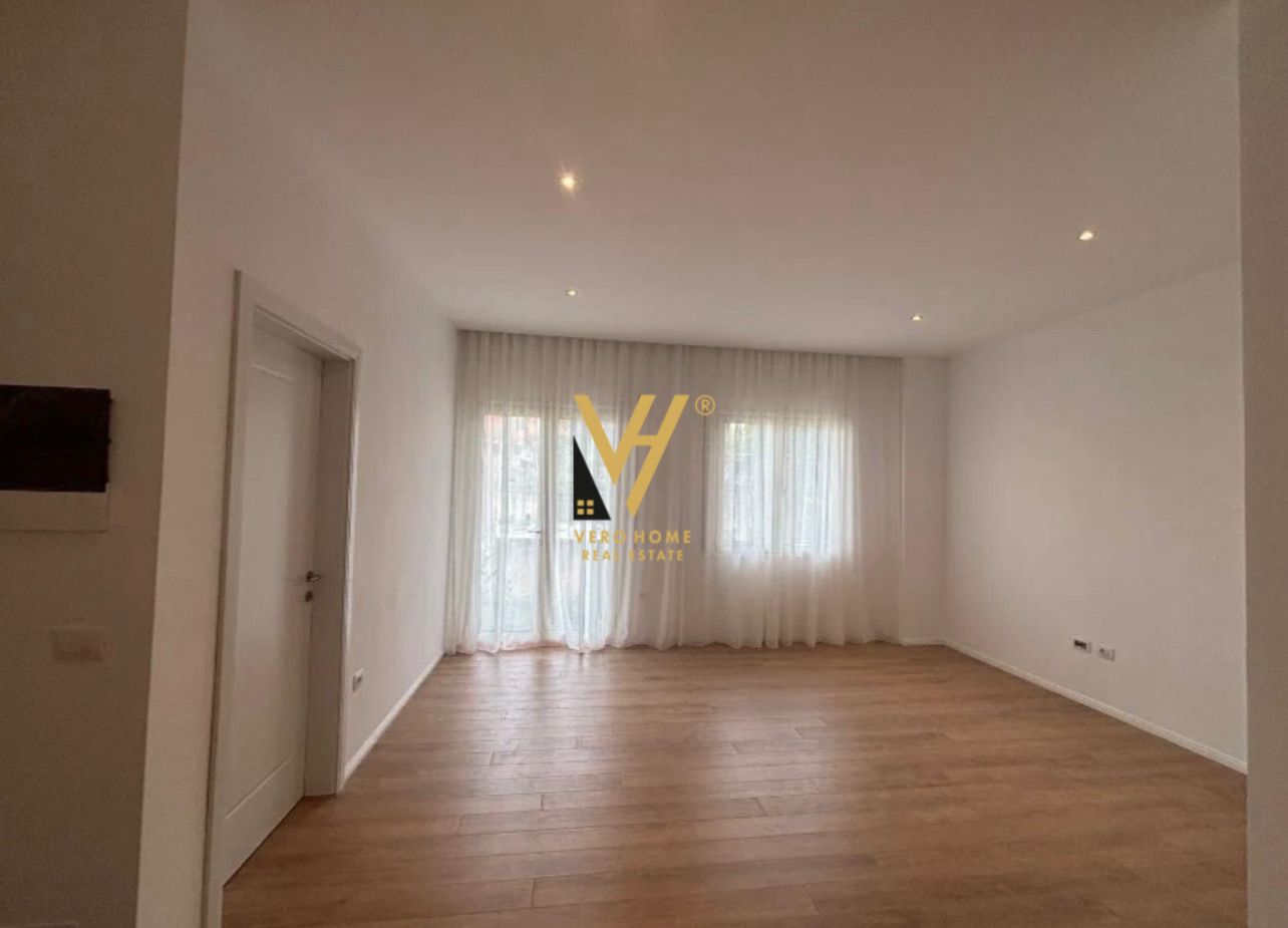 JEPET APARTAMENT 1+1 ME QERA TE ALI DEMI 50.000 LEKE