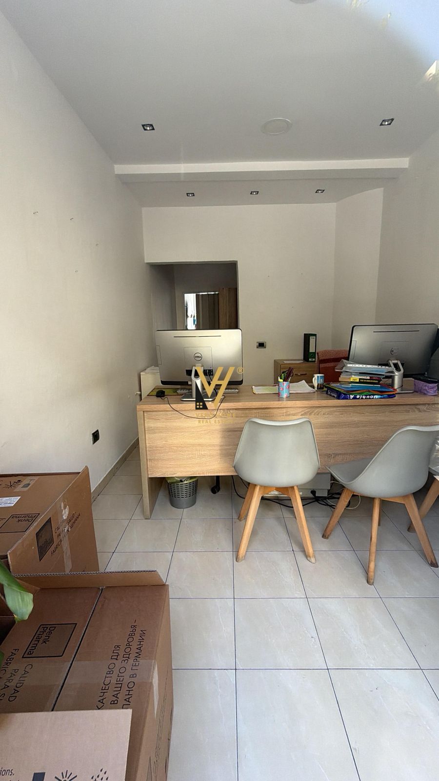 JEPET DYQAN 30 M2 ME QIRA TE RRUGA E DURRESIT 65.000 LEKE