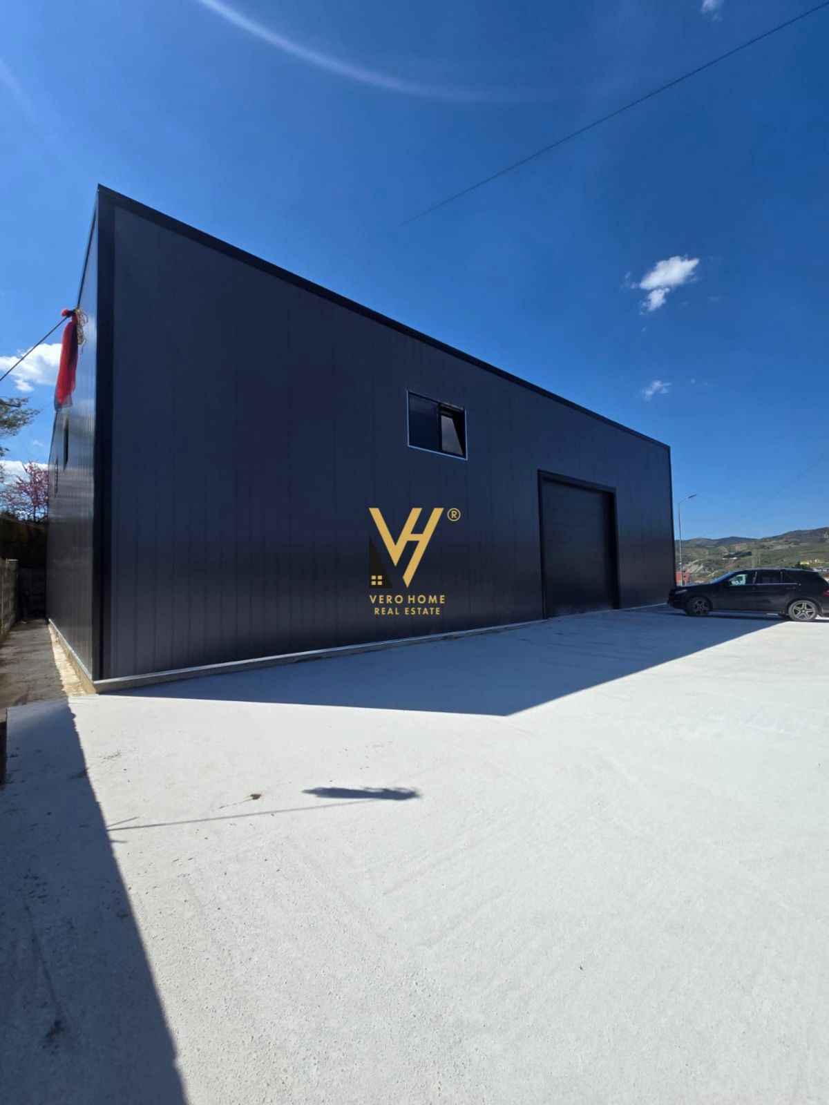 JEPET AMBIENT SERVISI 460 M2 ME QERA NE PEZE – HELMAS 3.220 EURO