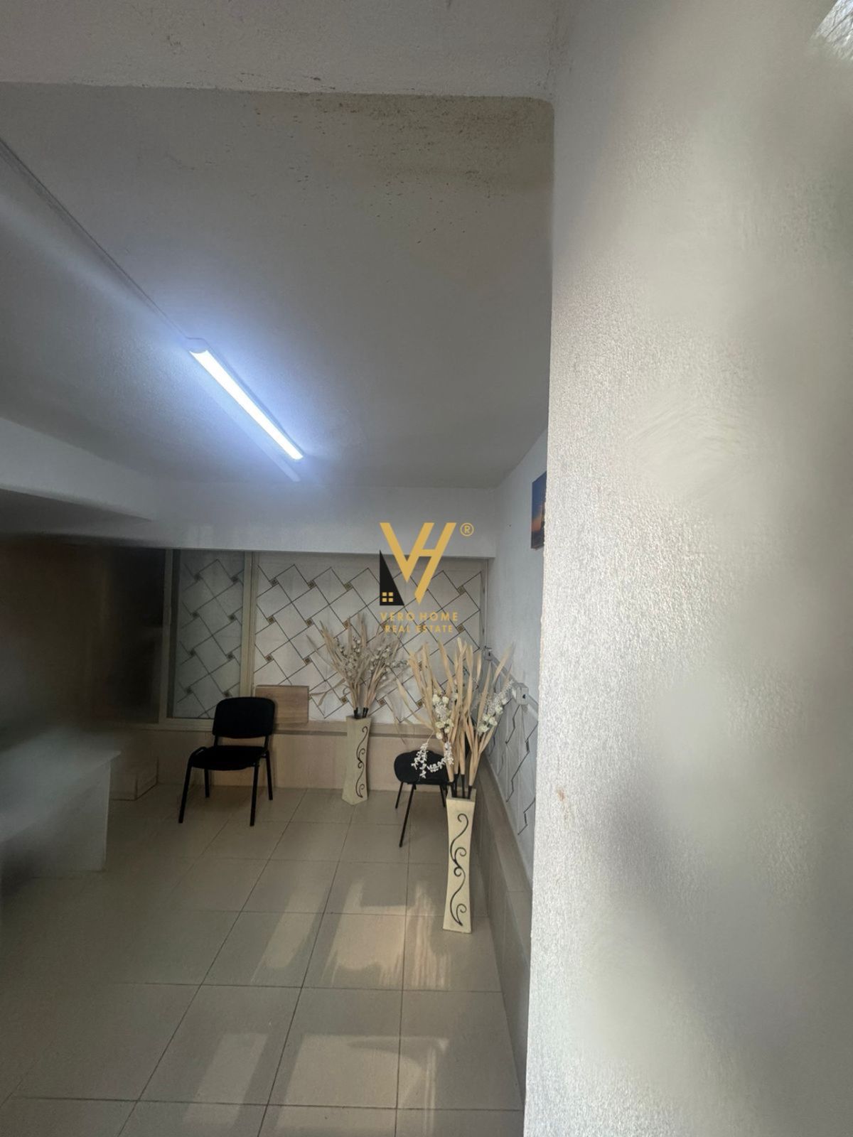 JEPET DYQAN 15 M2 ME QIRA TE ISH EKSPOZITA 25.000 LEKE