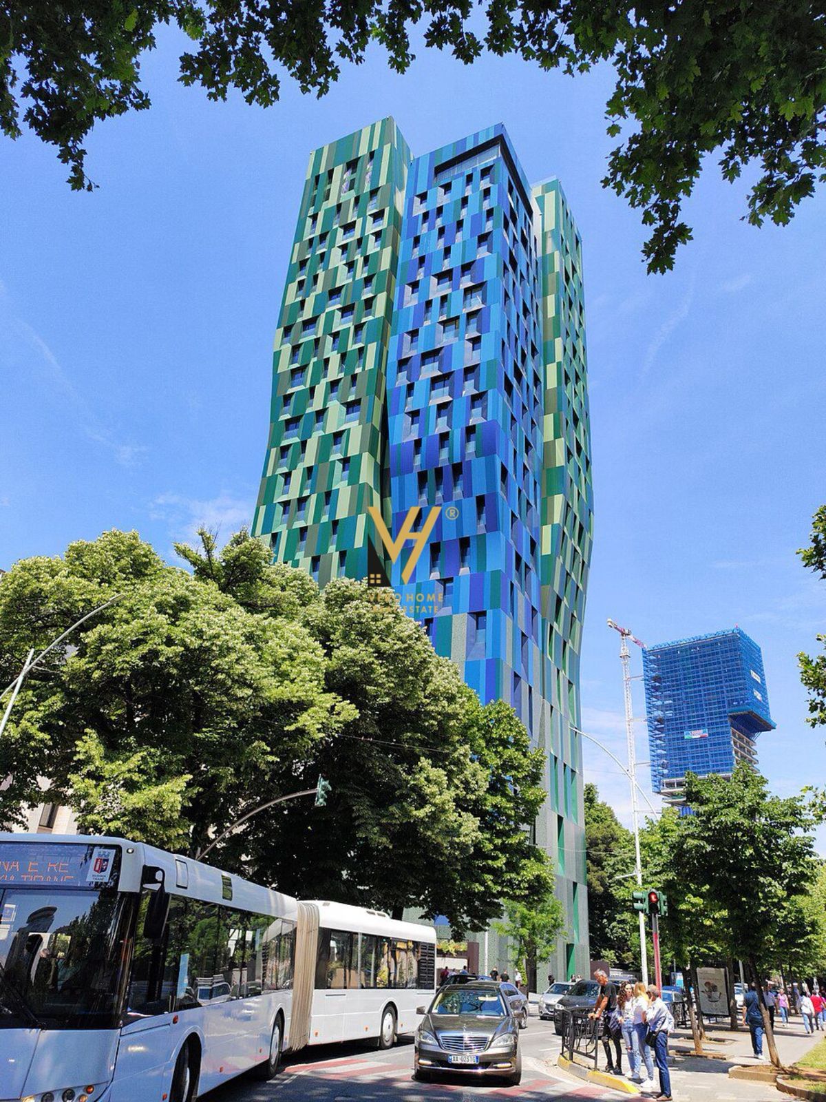 JEPET AMBIENT BIZNESI 600 M2 ME QIRA TEK ATTI TOWER 17.000 EURO