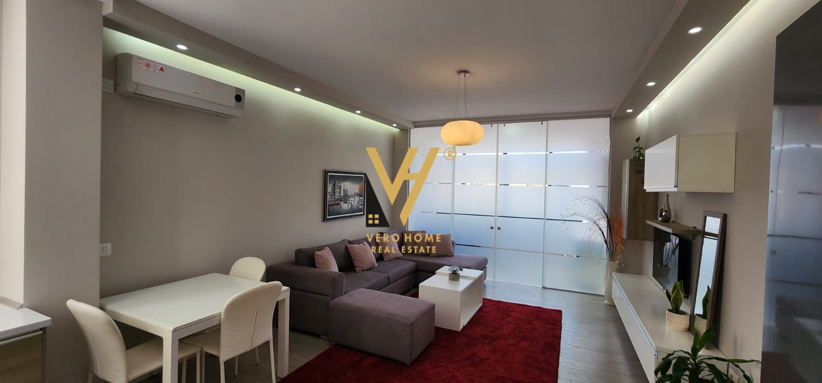 JEPET APARTAMENT 1+1+BLK ME QIRA TEK ISLAM ALLA 850 EURO