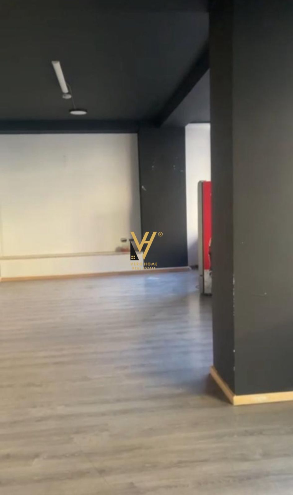 JEPET AMBIENT BIZNESI 115 M2 ME QERA TE LSI, BLLOK 1.500 EURO