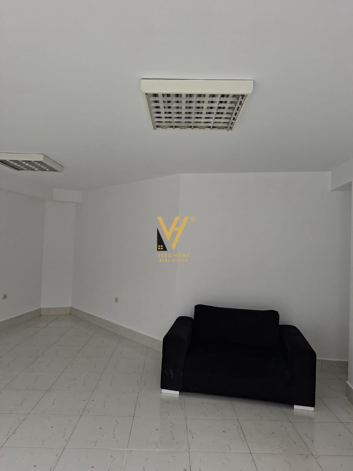 JEPET DYQAN 25 M2 ME QERA TE KODRA E DIELLIT 40.000 LEKE