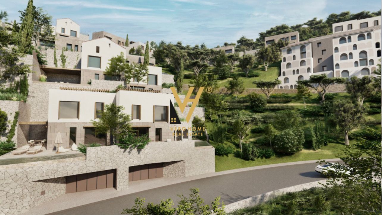 SHITET VILE MODERNE TRE KATESHE NE FOLIE VILLAGE, JALE