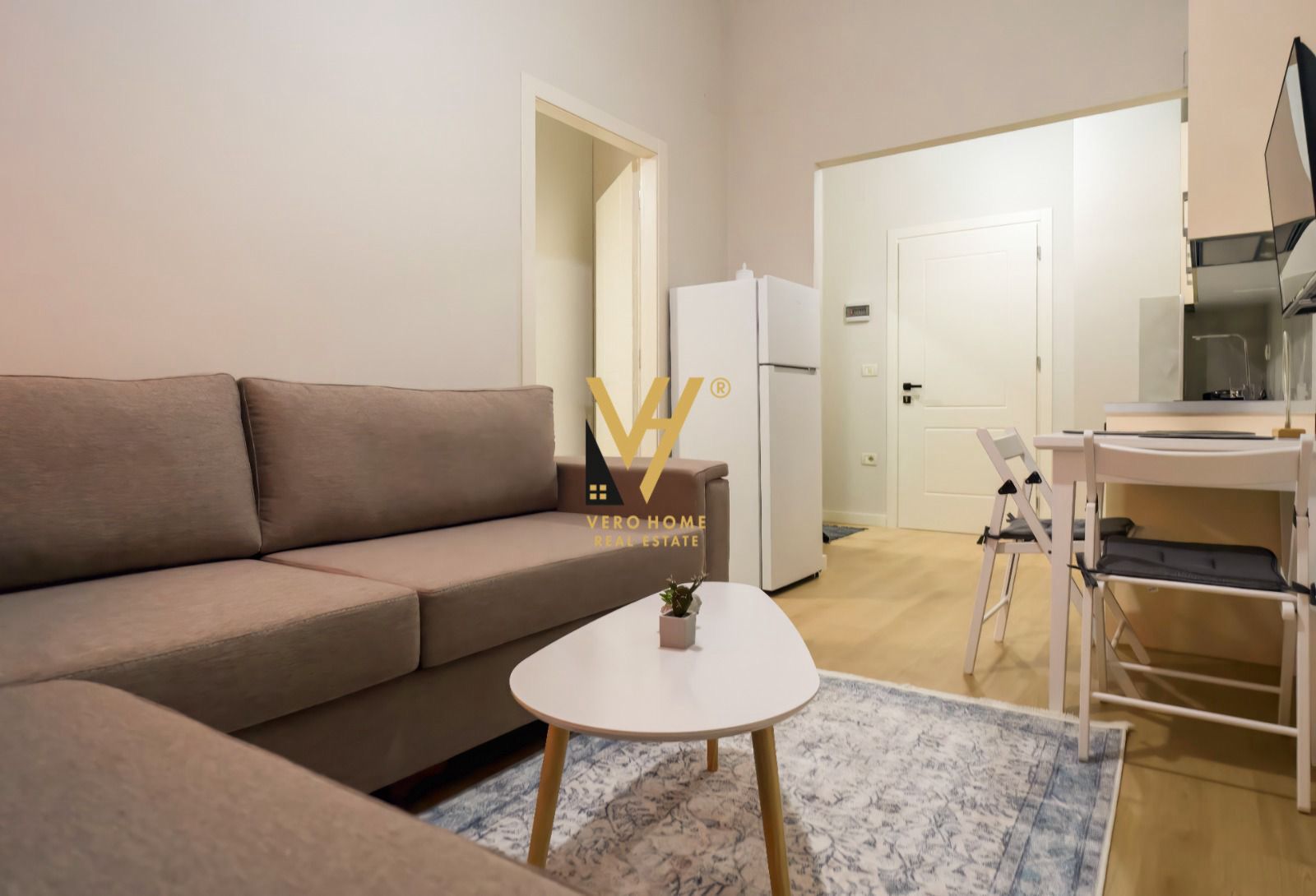 JEPET APARTAMENT 1+1 ME QIRA TE MUHAMET GJOLLESHA 650 EURO