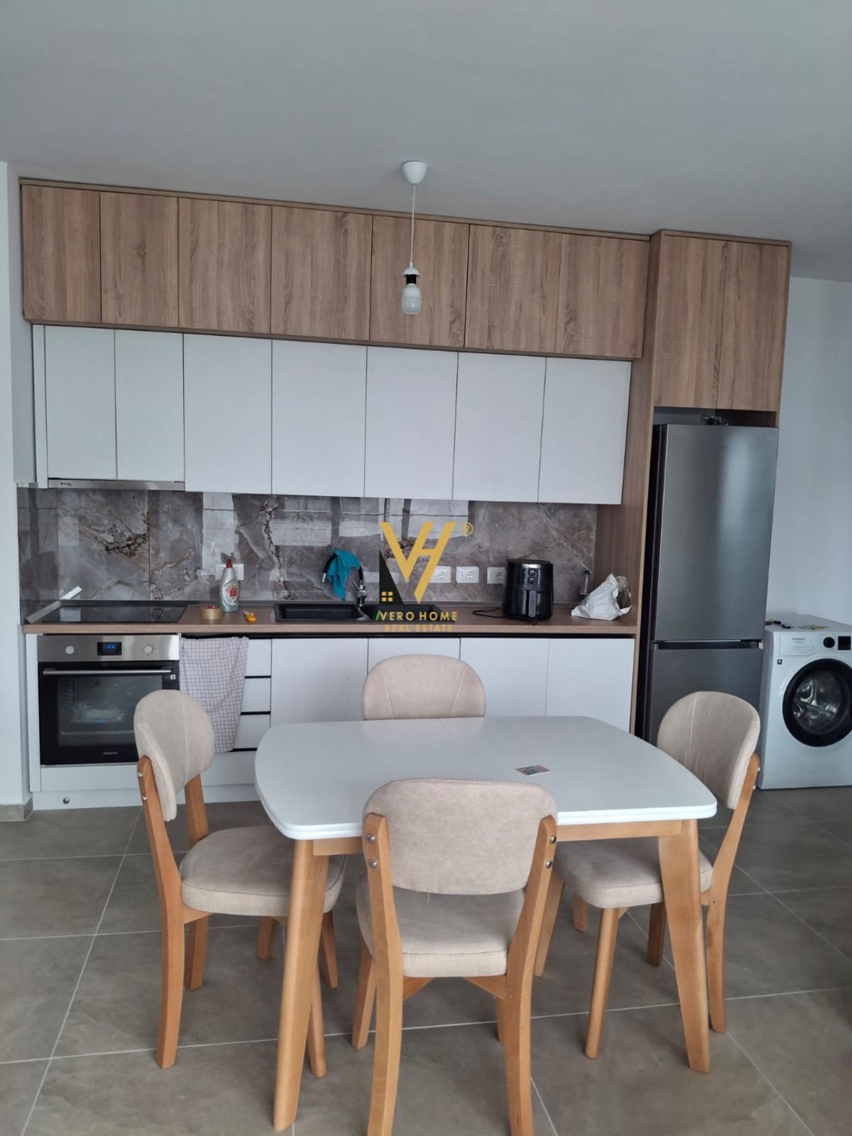 JEPET APARTAMENT 2+1+BLK ME QERA TE PORCELANI 650 EURO