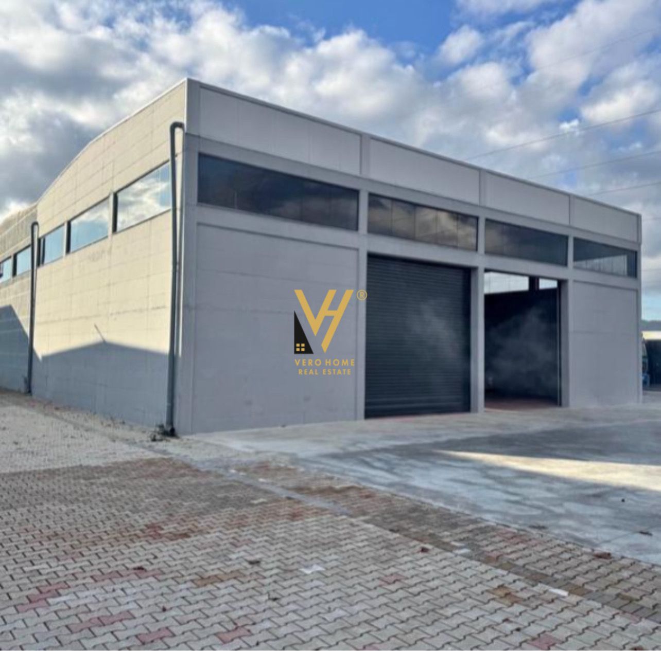 JEPET KAPANON 3.200 M2 ME QERA NE FUSHE KRUJE 3.200 EURO