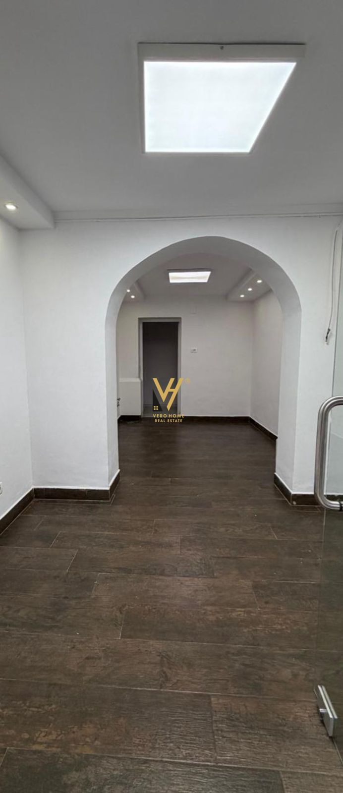 JEPET ZYRE 45 M2 ME QERA TEK SHESHI WILLSON 70.000 LEKE