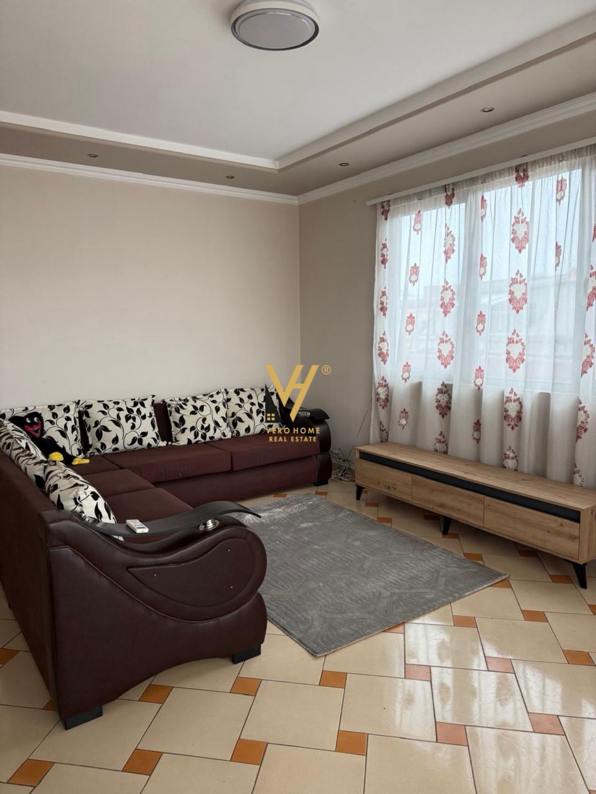 JEPET APARTAMENT 2+1+BLK ME QIRA TE KOMUNA PARISIT 60.000 LEKE