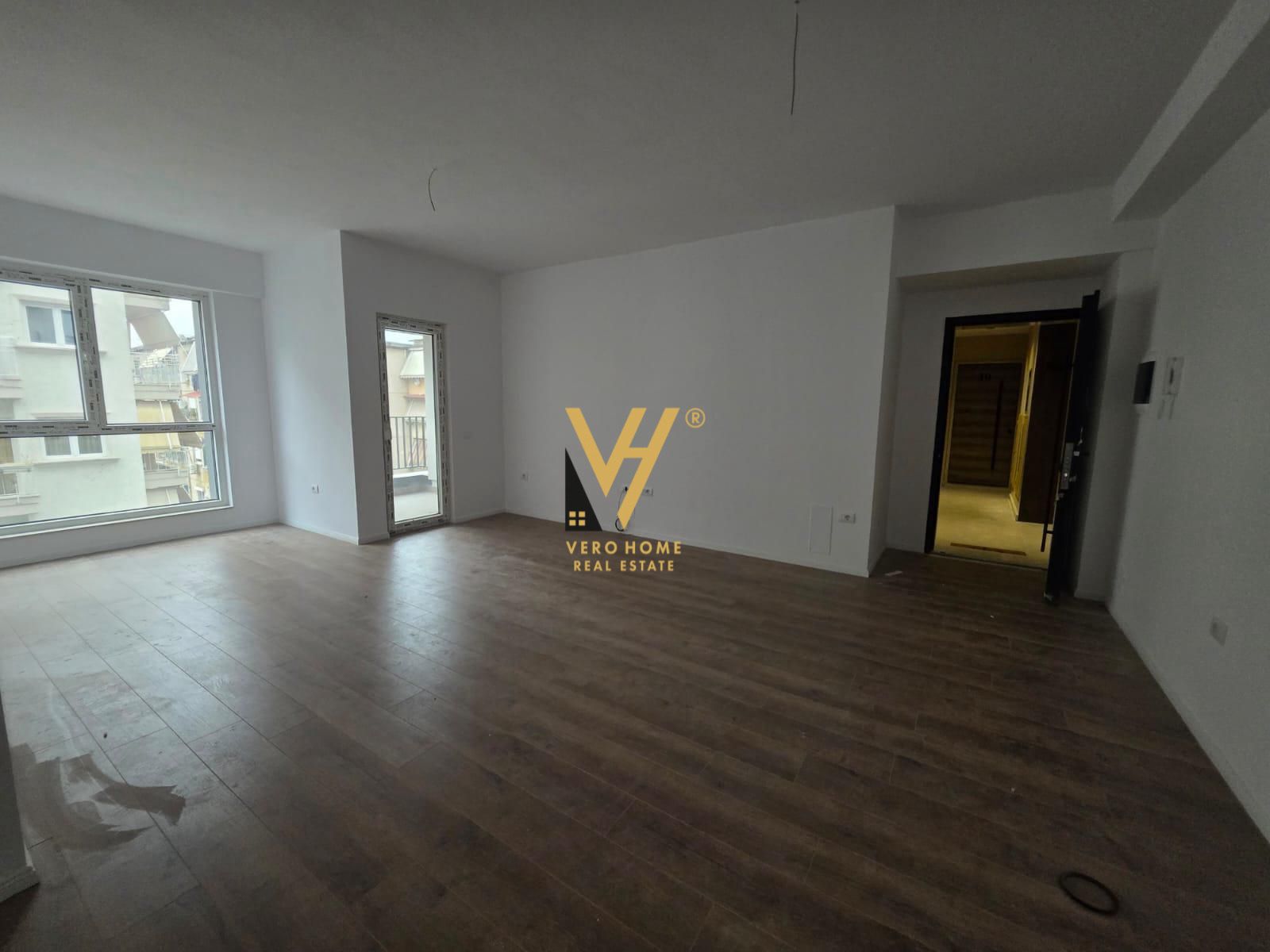 JEPET ZYRE 70 M2 ME QERA TEK 21 DHJETORI 50.000 LEKE