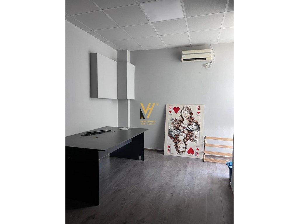 JEPET ZYRE 200 M2 ME QERA NE BLLOK 200.000 LEKE